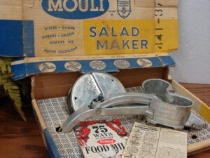 Vintage Mouli Salad Maker Complete 5 Disc Set Blue Yellow Box Bonus Foley Food Mill Booklet