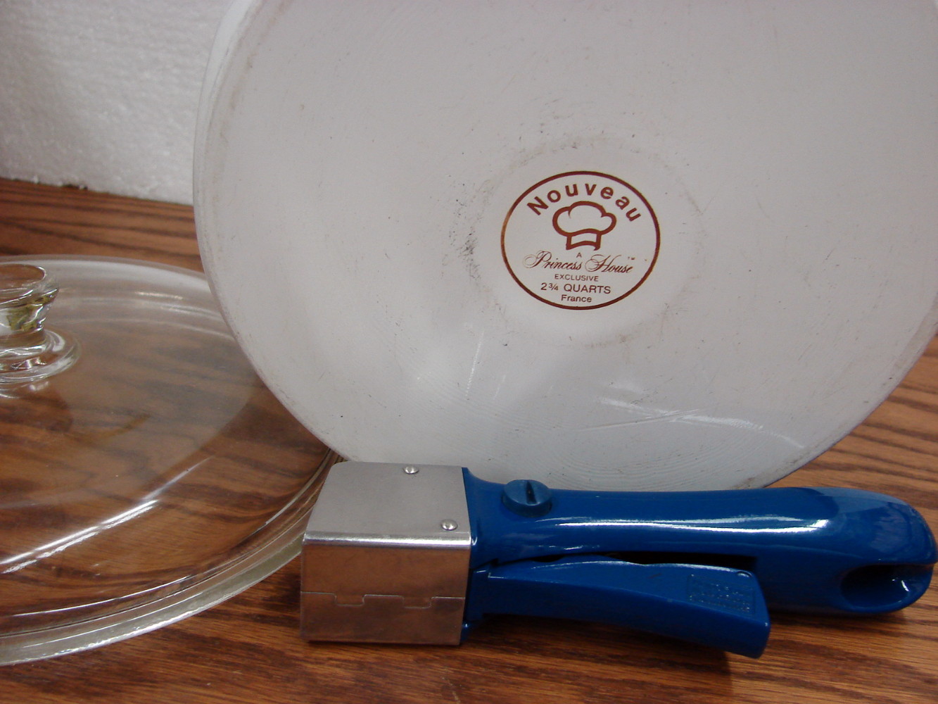 Princess House Nouveau White Ceramic Cookware 2 3/4 Qt Sauce Pan w/ Glass Lid Handle - Image 2