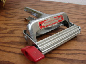 Used Red Handle Vintage Fishing Tool Townsend Fish Skinner Fish Scale Skinning