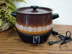 Vintage West Bend Lazy Day Slow Cooker Tested Working Black/Blue Base Sunset Pot