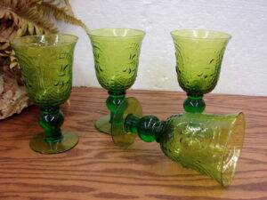 Set/4 Vintage Zrike Renaissance Green Footed Water Goblet Fleur de Lis