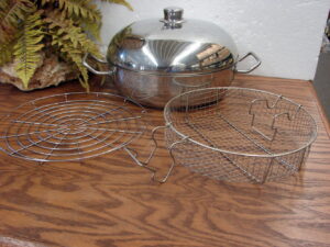 Vintage Arcosteel 18/10 Stainless Steel Roaster Deep Frying Steamer Pot Pan Bowl