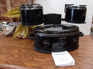 Sunbeam Crock-Pot Swing and Serve Slow Cooker Two 3 1/2 Qt and One 6 1/2 Qt Pots