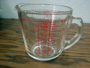 Vintage PYREX #516 Vertical Red Letter Measure Glass Measuring Cup 2 Cups