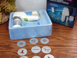 Vintage Complete Wear-Ever Super Shooter Electric Spritz Cookie Press Gun