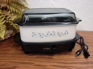 MCM West Bend Slow Cooker Crock Pot Tested Working Blue Daisy Flowers Glass Deep Lid