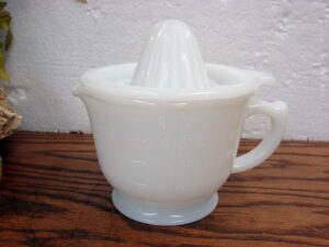 Vintage 2 Piece White Milk Glass Manual Citrus Juicer Reamer w/ 2 Cup Measuring Pitcher