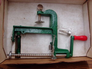Like New Vintage Cast Iron White Mountain Apple Parer Corer Slicer w/ White Box