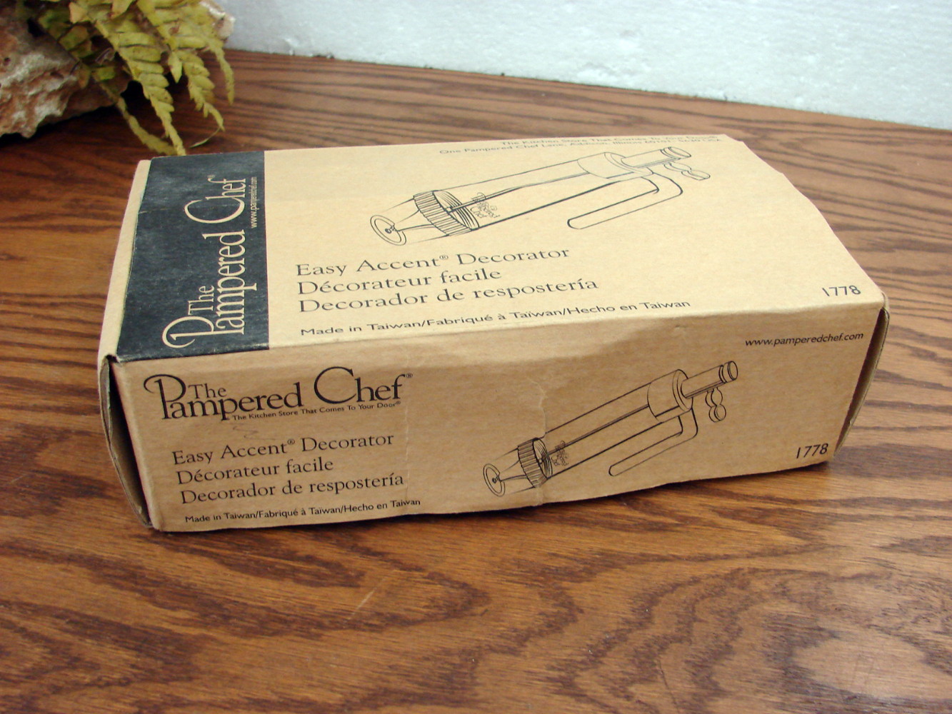 Brand New Pampered Chef #1778 Easy Accent Cake Decorator Deviled Egg Pastry Filler Box Damage - Image 3