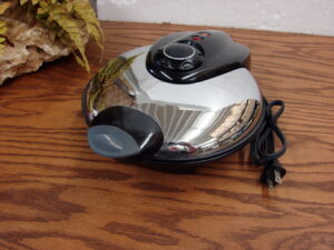 Euro Cuisine Five of Hearts Shaped Waffle Maker WM520 Chrome Tested