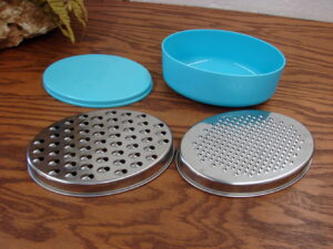 Ikea Chosigt 4 Pc Grater Aqua Blue Stainless Steel Heads w/ Cover Two Blades