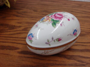 Vintage Porcelain China Egg Shaped Trinket Box Made in Japan Flowers