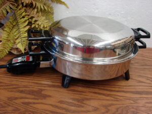 Kitchen Nutrition Regal Ware 12" Electric Liquid Oil Core Skillet w/ Digital Power Cord Book