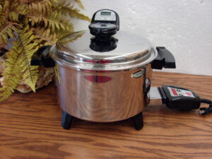 Kitchen Nutrition Regal Ware Cordon Bleu 5 Quart Oil Core Dutch Oven w/ Digital Power Book