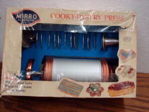 Complete Vintage Mirro #358-AM Spritz Cookie Cooky Press in Original Box No Cellophane