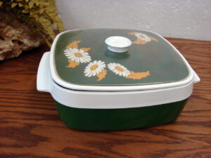 Vintage MCM West Bend Thermo Serv Avocado Green Daisy Square Insulated Server