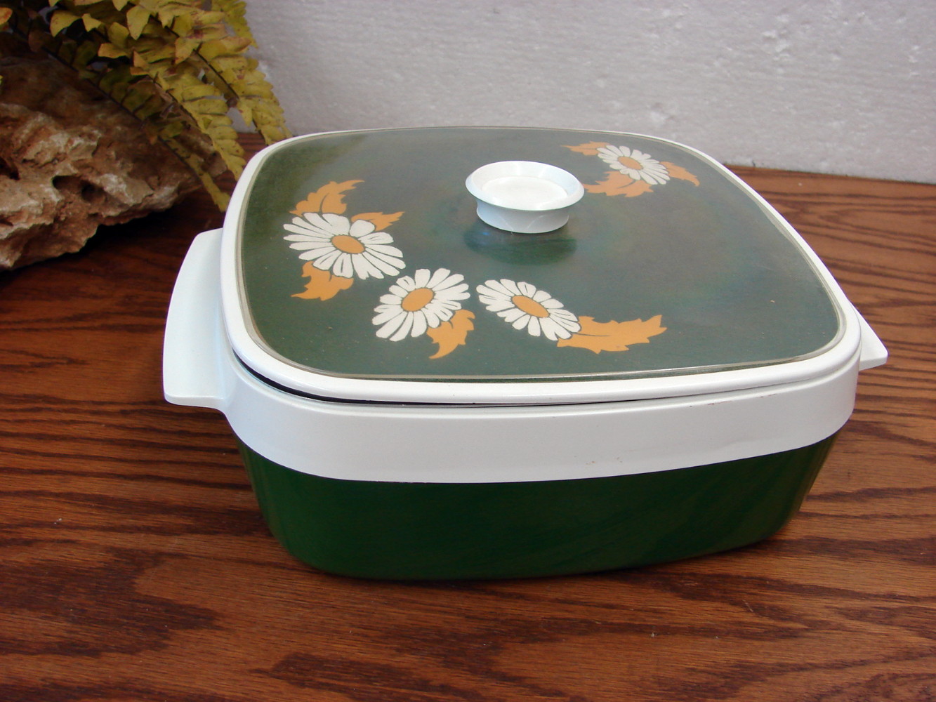 Vintage MCM West Bend Thermo Serv Avocado Green Daisy Square Insulated Server