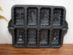 Scandinavian Nordic Ware Heavy Duty Holiday Mini Loaf Baking Pan Christmas Designs