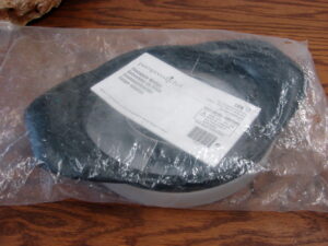 Brand New Pampered Chef Pineapple Corer Wedger Cutter #2416