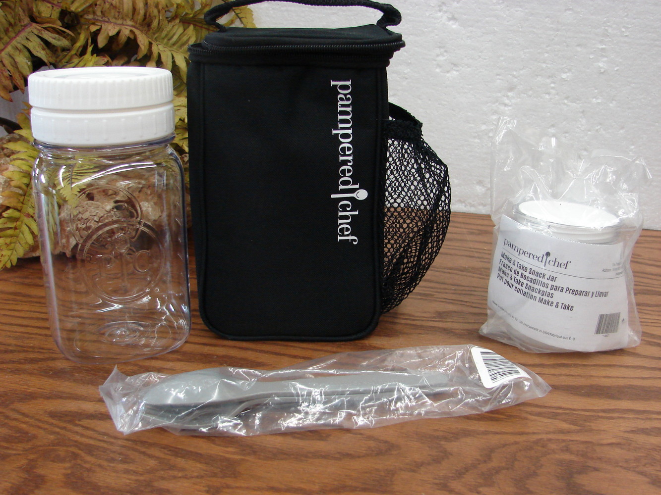 Complete Brand New Pampered Chef Make Take Snack Lunchbox Jar Utensils #1462