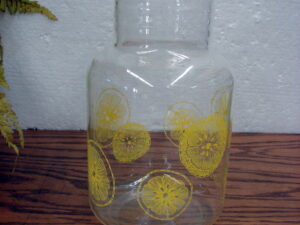 Vintage PYREX 2 Quart Lemon Carafe #3520 Lemon-aid Carafe w/ Lid
