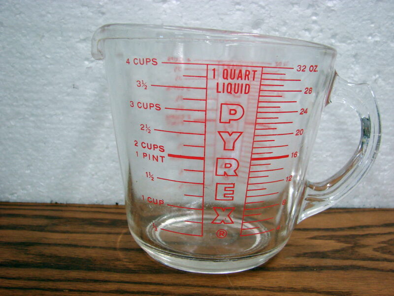 Pyrex Capital Letters Vintage PYREX #532 Vertical Red Letter Measure Glass Measuring Cup 4 ...