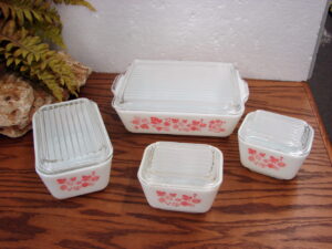 8 pc Pink Gooseberry Vintage PYREX Refrigerator Dish Set 501 502 503 w/ Lids