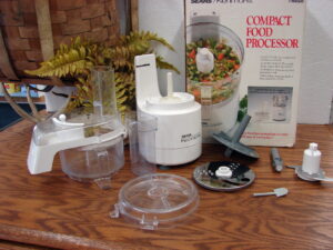 Compact Sears Kenmore Food Processor 11 cup 69325 w/ Accessories Blades Tested