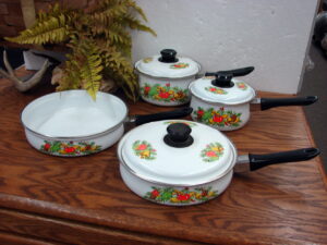 Vintage 1970's Enamel Ware Cookware 7 pc Spice of Life Sauce Pan Skillet Fry Pan w/ Lids
