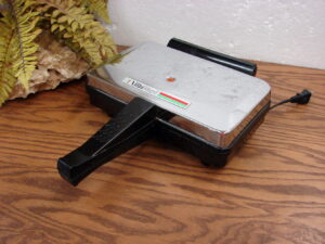 Used VillaWare Belgian Waffler Professional 5200 Non Stick w/ Wrong Label