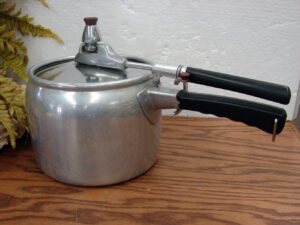 Complete Vintage Wear-Ever Flex Seal #3604 Pressure Cooker