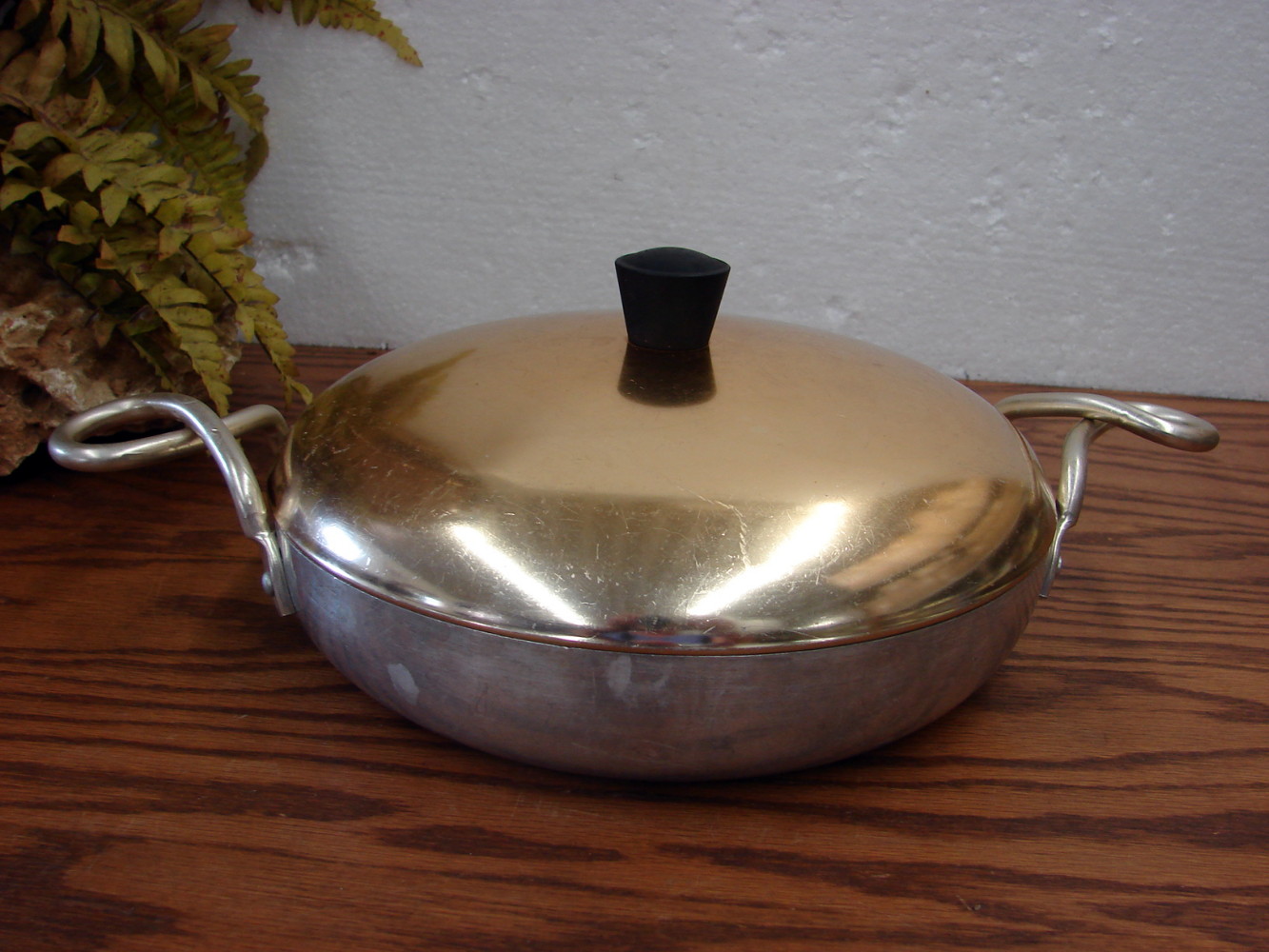 Vintage Wear-Ever Hallite Aluminum Pan G-901 With Twist Handles