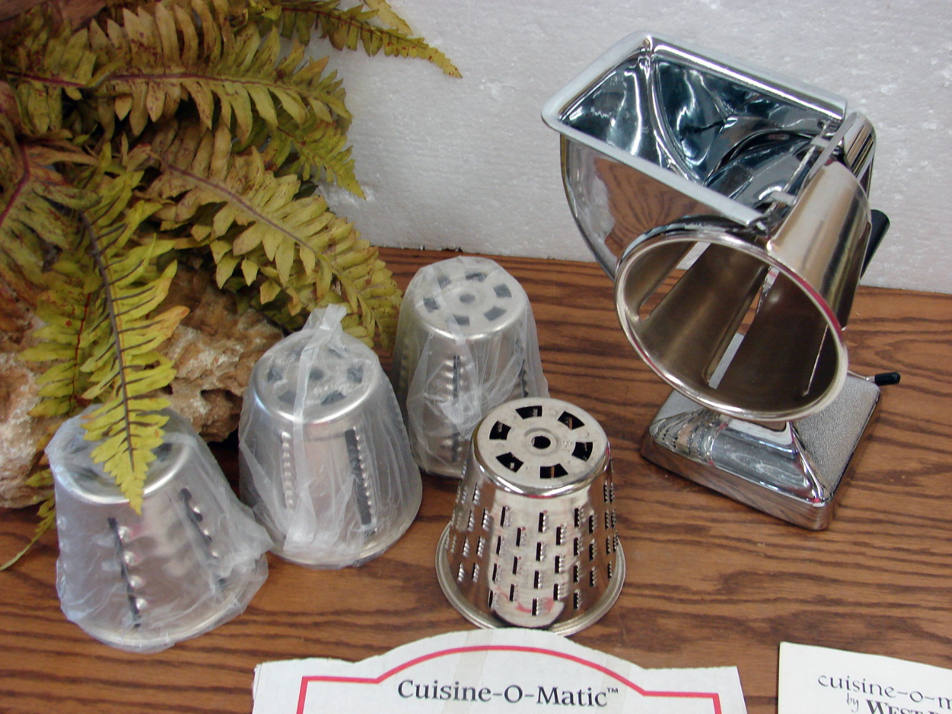 Like New West Bend Vintage Manual Food Processor Cuisine-O-Matic 5 Shredding Cones - Image 2