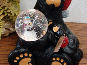 Brand New Big Sky Carvers Bearfoot Bears Snowglobe Music Lights Magical Winter Grand Figurine