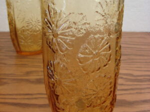 Set/7 Vintage Amber Honey Gold Spring Song Daisy Anchor Hocking Oversized Tumblers 6 3/4"