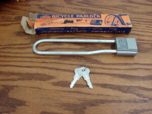 Brand New Vintage Taylor Bicycle Padlock #751 w/ Keys and Original Box Lock