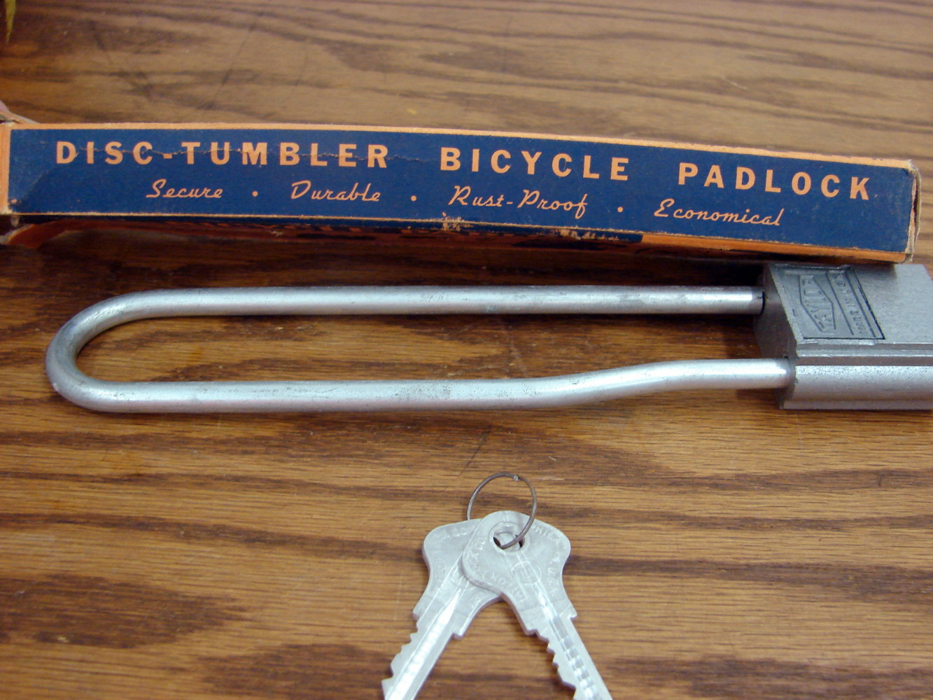 Brand New Vintage Taylor Bicycle Padlock #751 w/ Keys and Original Box Lock - Image 2