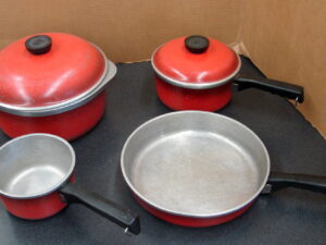 6 pc Vintage Club Aluminum Poppy Red Fade Cookware Set Dutch Oven Fry Sauce Pans