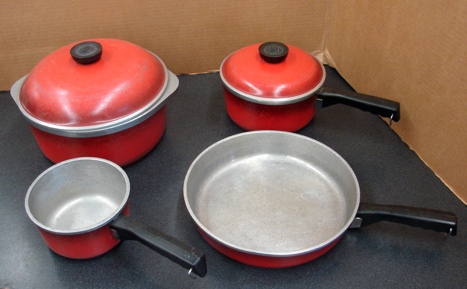 6 pc Vintage Club Aluminum Poppy Red Fade Cookware Set Dutch Oven Fry Sauce Pans