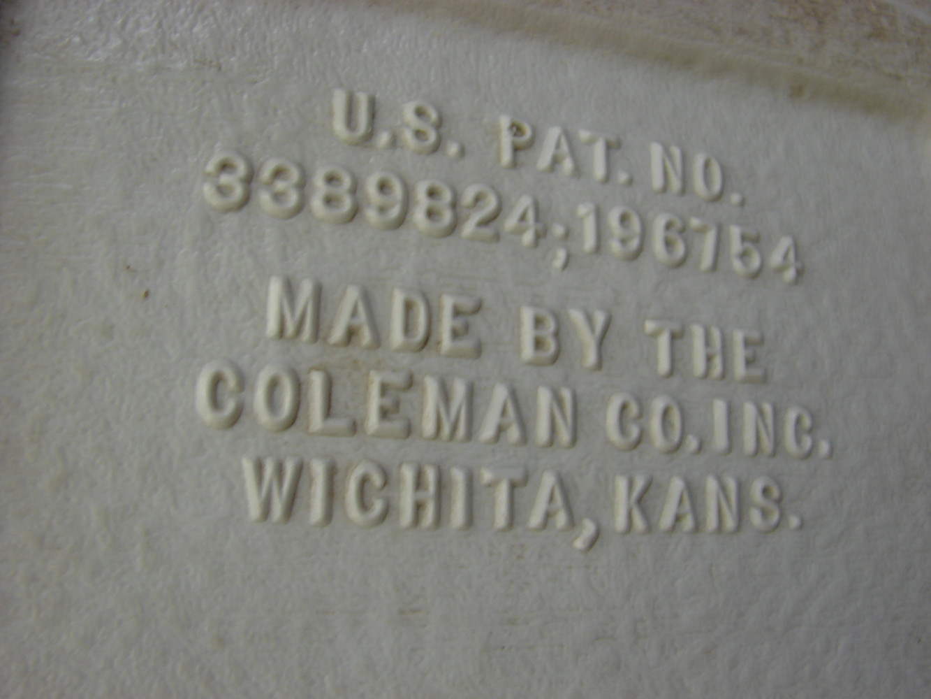 Vintage Metal 44 Qt Coleman Cooler Red White Nov. 1977 Drain Out Bottle Opener - Image 5