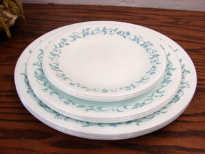 Set/4 Vintage Corning Ware Corelle Country Cottage Blue Heart Vine Dinner Plate