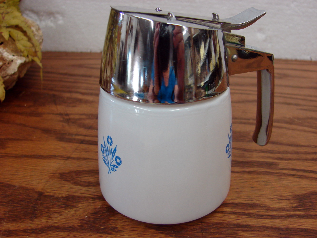 HTF Vintage Corning Ware Blue Cornflower Syrup Pitcher Stainless Dripcut Dispensers Inc - Image 3