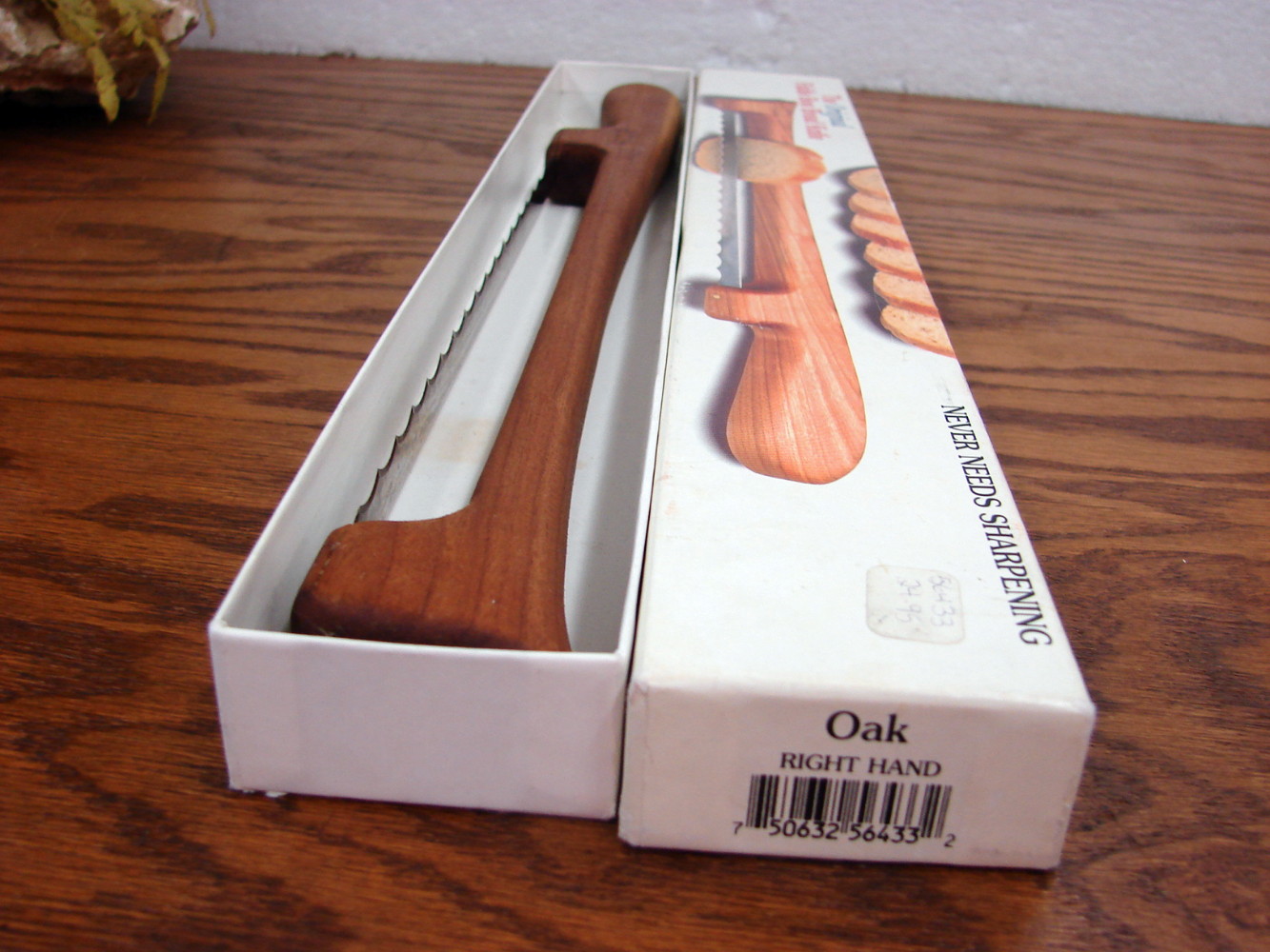 Like New Oak Montana Made Original Wooden Fiddle Bow Bread Knife w/ Box Right Hand - Image 2