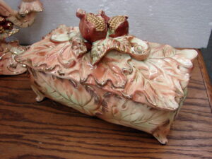 Vintage MCM Golden Acorn Accessories Lidded Rectangular Box Ceramic Japan Gold Trim Leaf Acorn