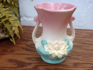 Vintage Hull Art Pottery Waterlily Vase Double Handle 6 1/2"
