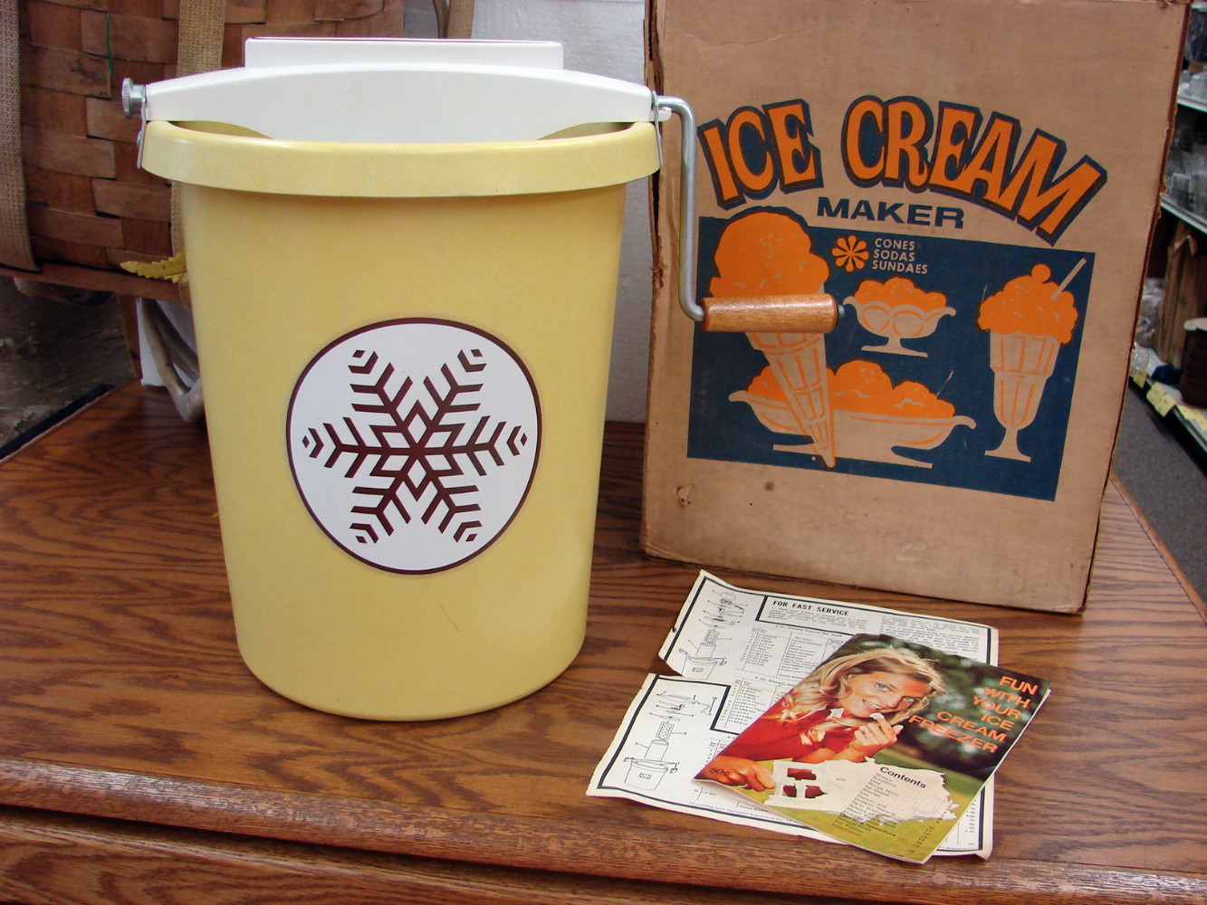 Vintage JE Porter 6 Quart Hand Crank Ice Cream Maker Complete w/ Original Box Paperwork