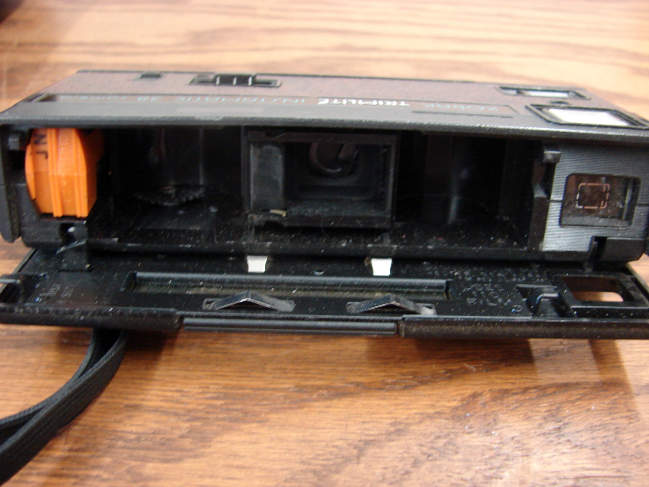 Vintage Kodak Trimlite Instamatic 38 Camera - Image 2