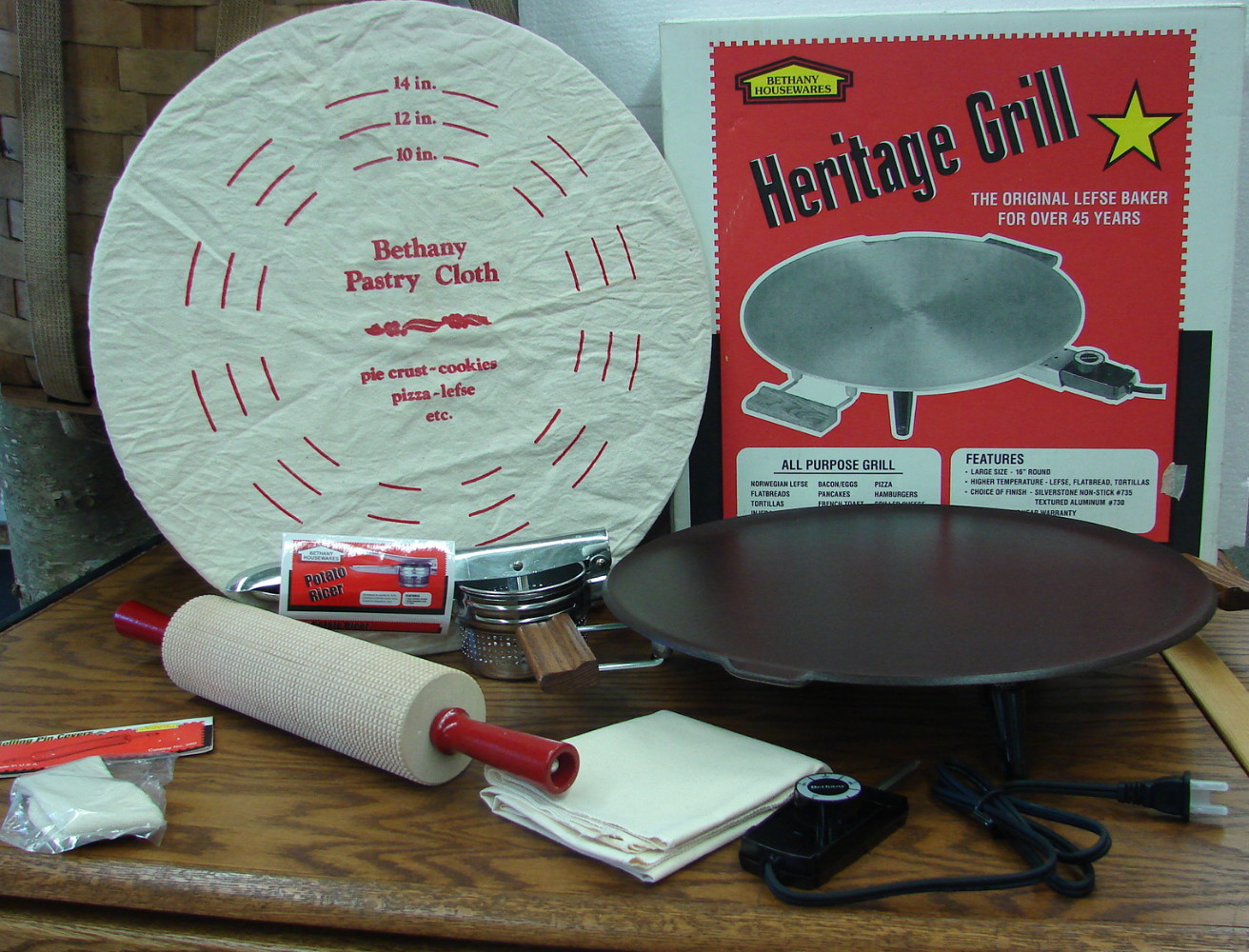Brand New 8 pc Kit Bethany Lefse Griddle Non Stick Grill Rolling Pin Lefse Board Ricer Turner