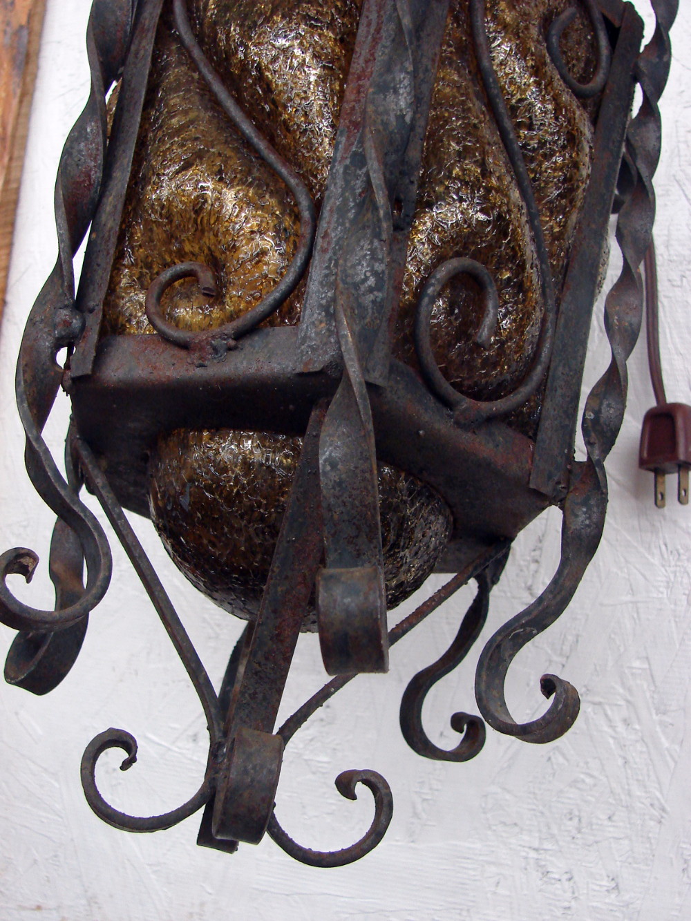 Vintage as is Amber Craquelle Glass Wrought Iron Hanging Swag Lamp Mexico Spanish Revival - Image 4