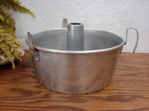 Vintage Mirro Aluminum Bundt Angel Food Cake Pan w/ Finger Handle #5394